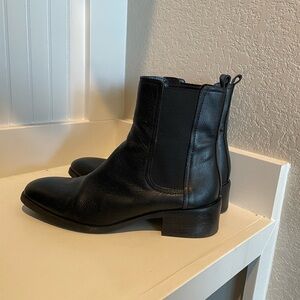 Reaction Kenneth Cole Black Ankle Boots